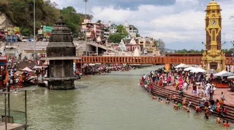 देहरादून: कुंभ में आने वाले श्रद्धालुओं को कोविड रिपोर्ट लाना अनिवार्य नहीं