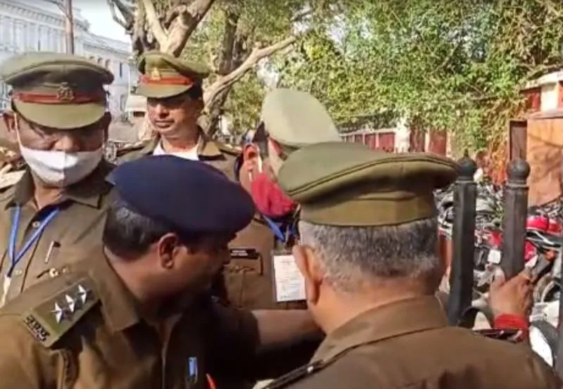 लखनऊ: विधानसभा गेट पर तैनात दरोगा ने गोली मारकर की खुदकुशी
