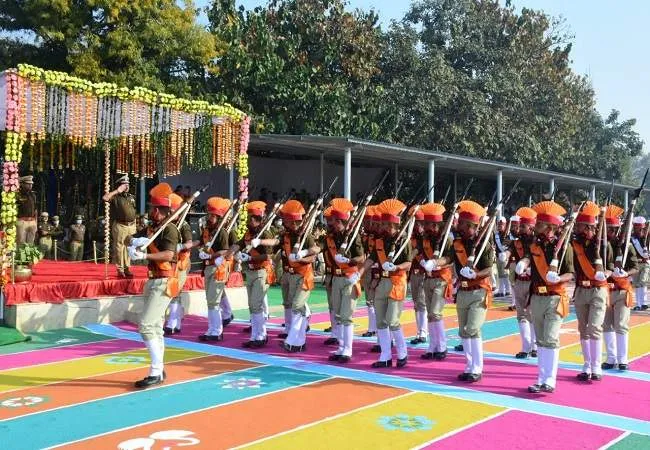 यूपी पुलिस को मुरादाबाद से मिले 183 सिपाही, एडीजी बरेली जोन ने ली परेड की सलामी