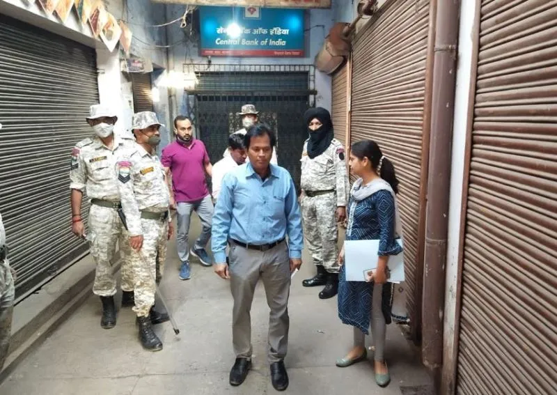 बरेली: नगर निगम की टैक्स बकायेदारों पर कार्रवाई, कई जगहों पर छापेमारी
