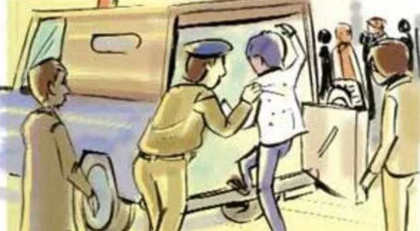 बाराबंकी: डीएम ने नगर पंचायत प्रतिनिधि को किया जिला बदर