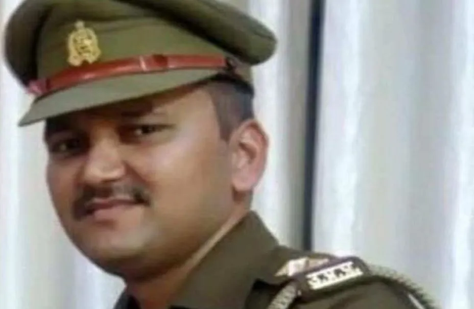 आगरा: दो भाइयों के बीच हुआ विवाद, सुलझाने पहुंचे दरोगा को मारी गोली, मौत