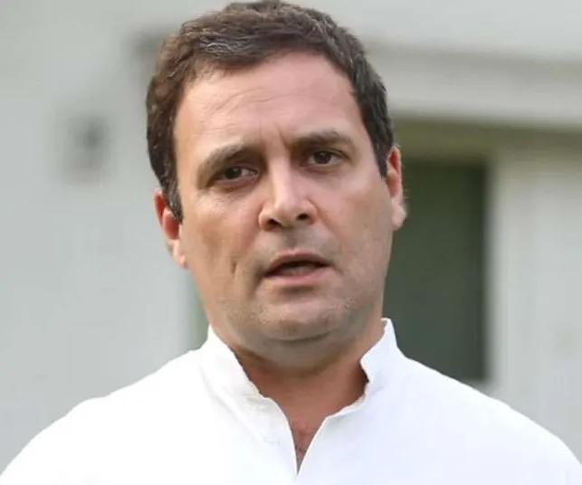 नौकरी चाहने वाले छात्रों को पुलिस के डंडे दे रही सरकार: राहुल