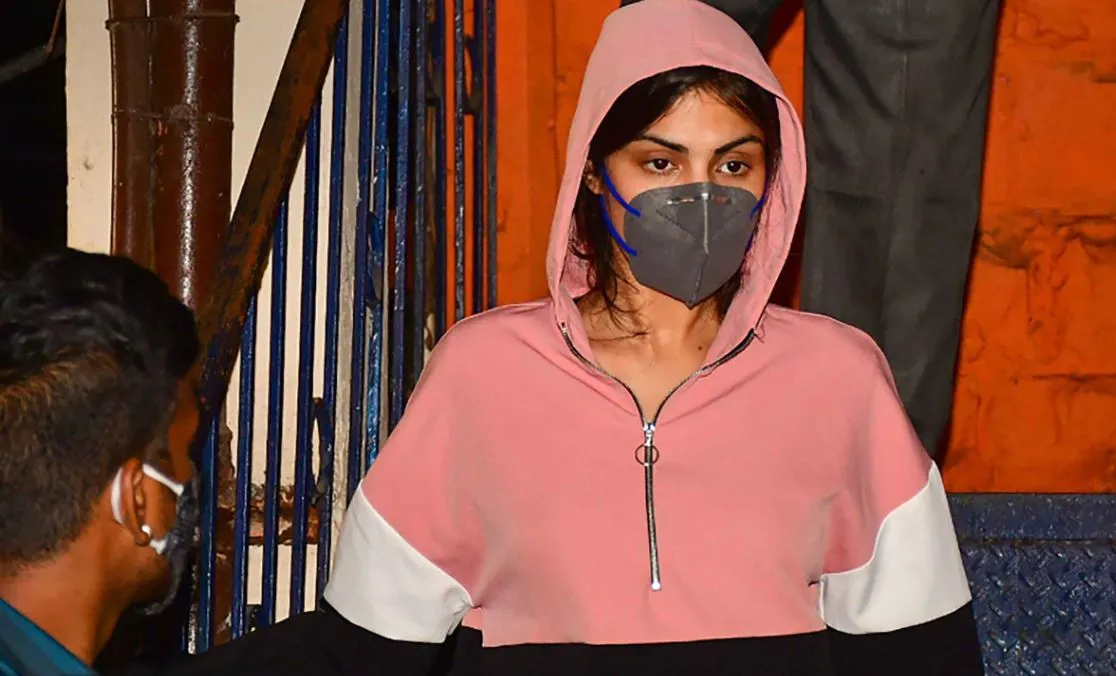 रिया चक्रवर्ती मामले में सुप्रीम कोर्ट की एनसीबी को नसीहत, टिप्पणियों को नहीं जमानत आदेश को देनी होगी चुनौती