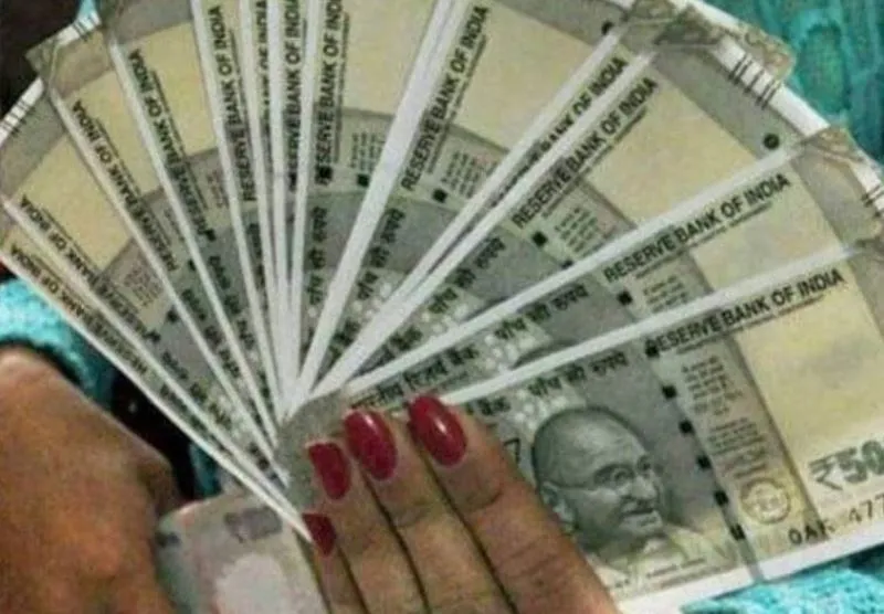 ससुर की मौत के बाद सास बनकर बहू 16 साल तक लेती रही पेंशन, ऐसे खुला मामला