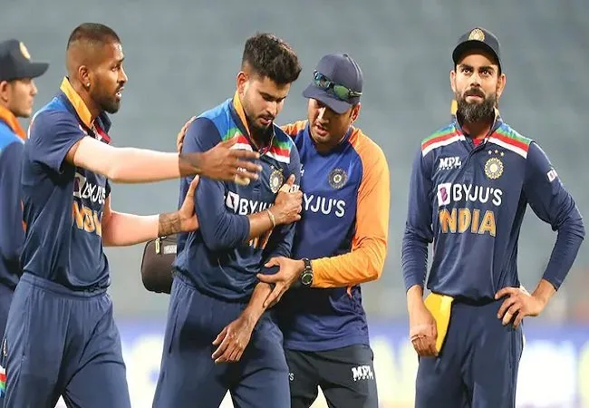 IND vs ENG : बाएं कंधे की चोट के चलते श्रेयस अय्यर वनडे सीरीज से बाहर, रोहित शर्मा भी नहीं खेल पाएंगे अगला मैच