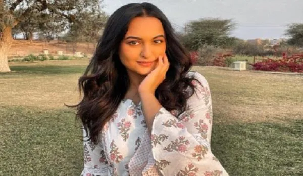 सोनाक्षी सिन्हा ने पूरी की वेब सीरीज ‘फॉलेन’ की शूटिंग, तस्वीर शेयर कर कहा- शुक्रिया