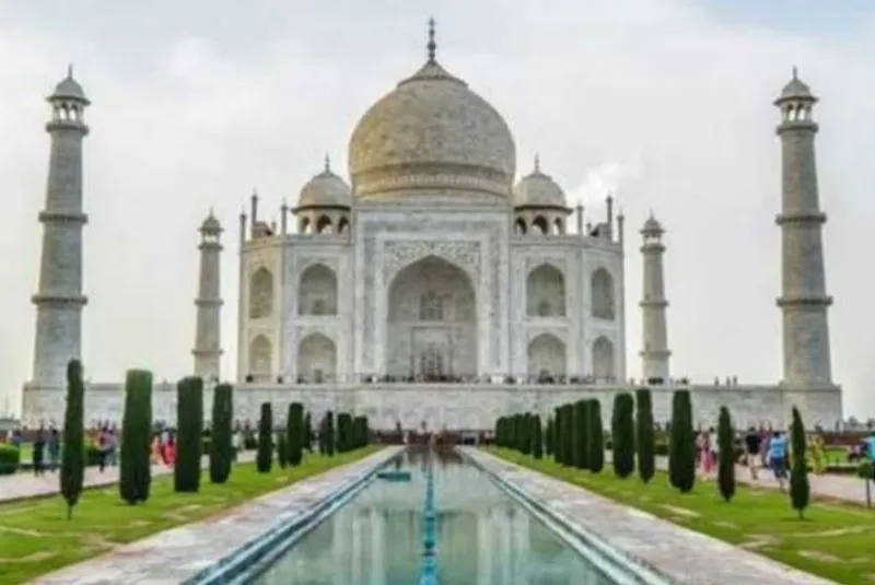 आगरा: महाशिवरात्रि पर ताजमहल में शिव पूजा, तीन लोग हिरासत में