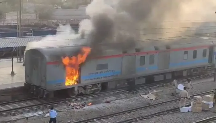 शताब्दी एक्सप्रेस में लगी आग पर डेढ़ घंटे में पाया गया काबू, सभी यात्री सुरक्षित