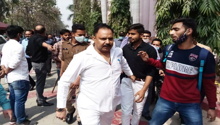 बरेली: विरोध करने वाले छात्र परीक्षा से हो सकते हैं वंचित