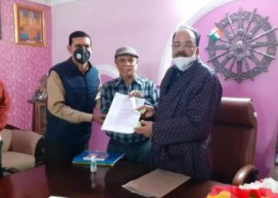 हल्द्वानी: आंदोलन कर रहे पूर्व सैनिकों को सांसद अजय भट्ट ने दिलाया भरोसा