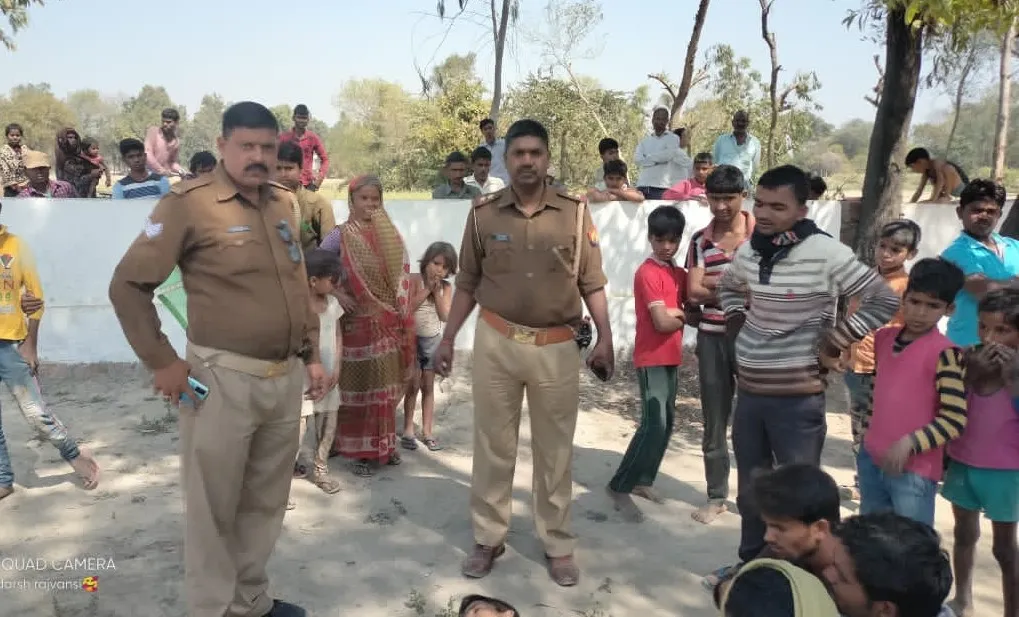 बाराबंकी: ट्रांसफार्मर से झूलता मिला छात्र का शव, सोशल मीडिया से परिजनों को मिली खबर