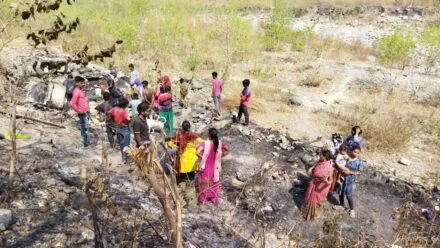 आग से खाक हुई तीन झोपड़ियां, 14 हुए बेघर