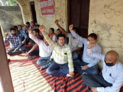 हल्द्वानी: लिपिकों को तहसीलदार बनाए जाने पर भड़के राजस्व निरीक्षक, करेंगे हड़ताल