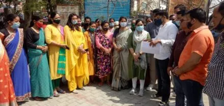 हल्द्वानी: कुरिया गांव में उपखनिज भंडारण व स्टोन क्रशर लगाए जाने का विरोध, एसडीएम कोर्ट में प्रदर्शन