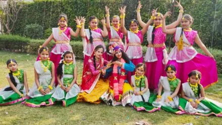 हल्द्वानी: होली के रंग में रंगे शहरवासी, गीत-संगीत के बीच पकवानों का लिया लुत्फ