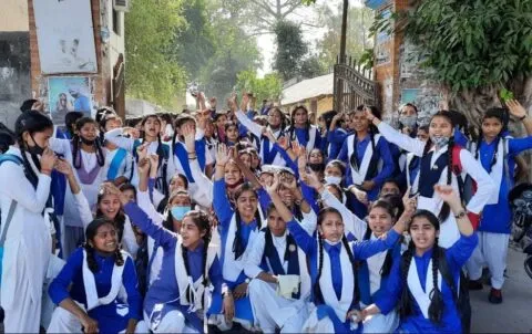 किच्छा: परिजन बोले लड़कों के साथ नहीं पढ़ाएंगे अपनी बेटियां, अधिकार के लिए छात्राओं ने खोला मोर्चा