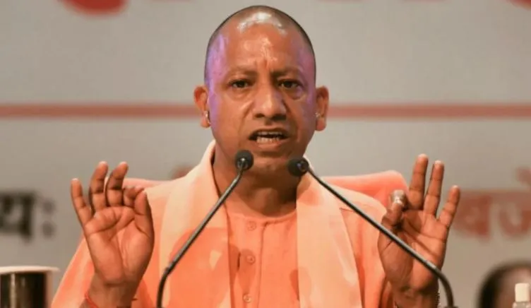 सीएम योगी ने ममता पर साधा निशाना, कहा- बंगाल के विकास में कोई रुचि नहीं, केवल गुंडों को दिया बढ़ावा