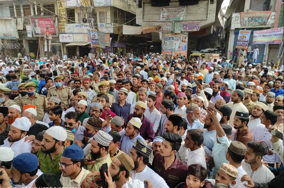 बरेली: वसीम रिजवी के खिलाफ मुस्लिमों ने तहफ्फुज-ए-कु़रान मार्च निकाला