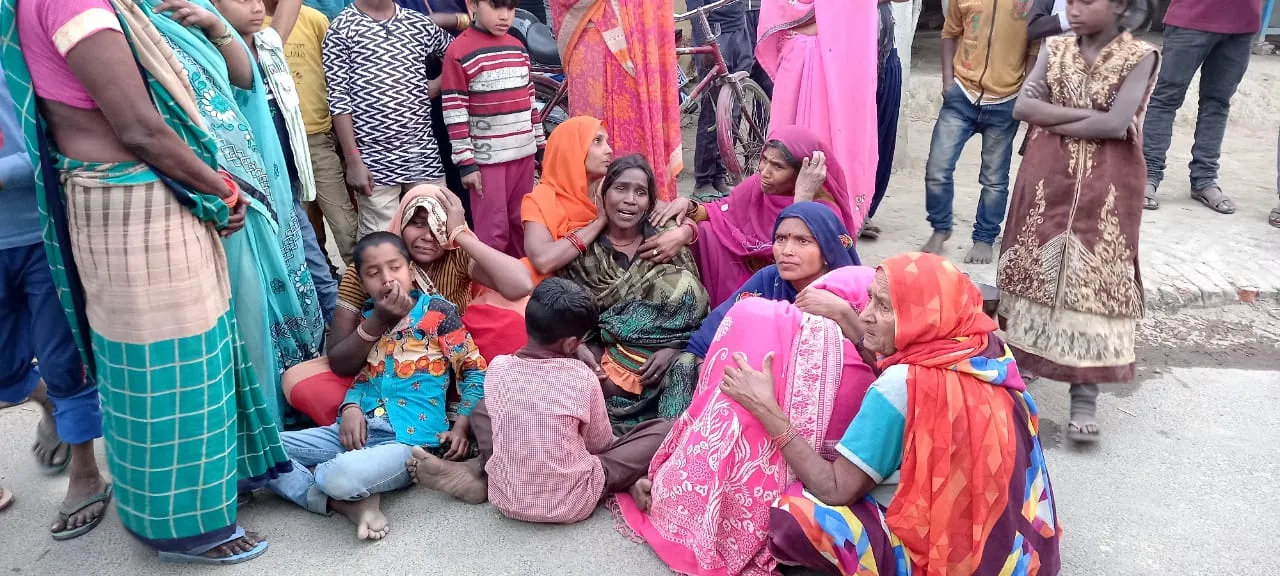 अयोध्या: गन्ना लदी ट्राली पलटने से अधेड़ की मौत