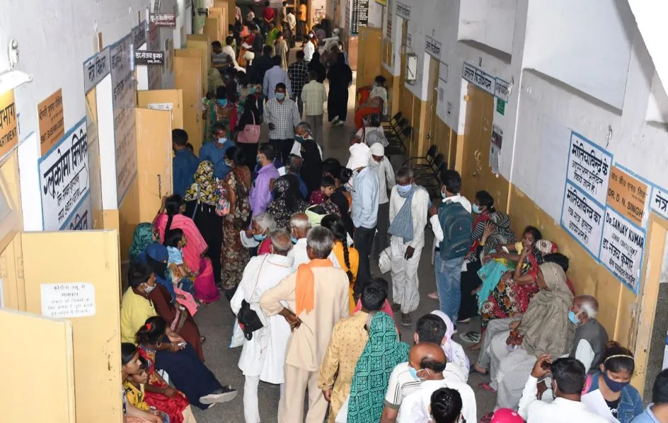 बरेली: जहां संक्रमण रोकने की जिम्मेदारी, वहां बरत रहे लापरवाही