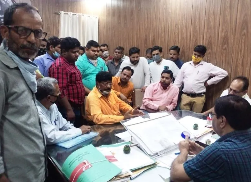 बरेली: कर्मचारियों के विरोध से नहीं जमा हो सके परीक्षा फार्म