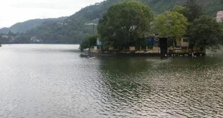 भीमताल: झील में मिला पिथौरागढ़ के शिक्षक का शव