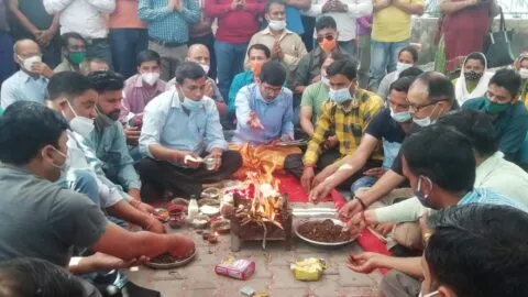 हल्द्वानी: …इन्होनें सरकार की शुद्धि-बुद्धि के लिए किया यज्ञ