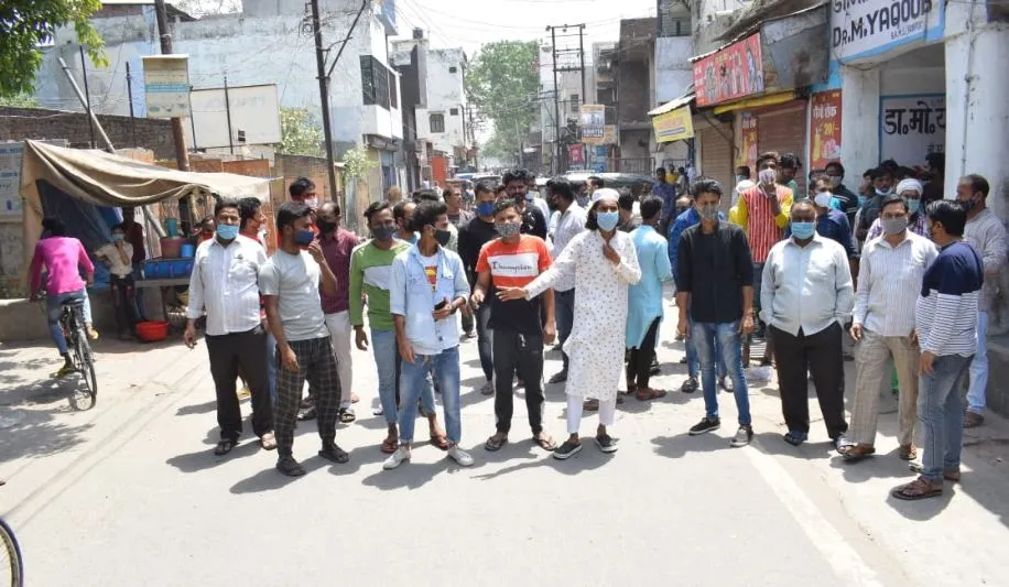 बरेली: शराब भट्टी खुलने का किया विरोध, सड़क पर लगाया जाम