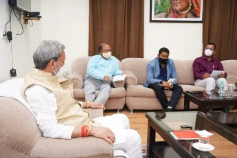 देहरादून: सीएम की बैठक में लॅाकडाउन के नियमों में फेरबदल