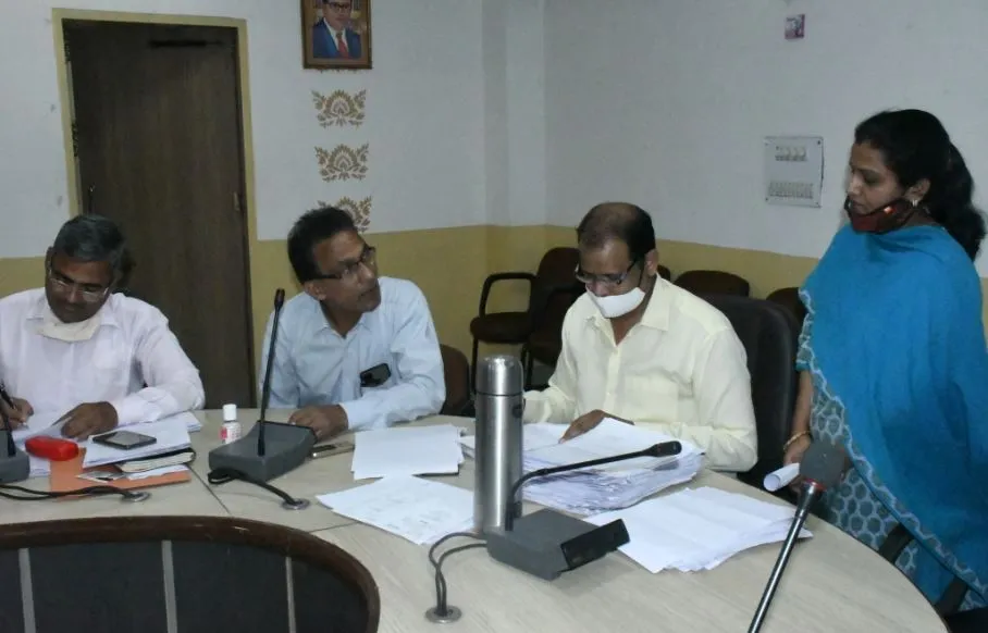 बरेली: भांजे की शादी है, चुनाव ड्यूटी हटवा दीजिए…