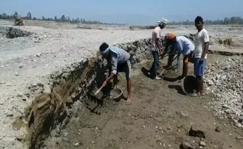 हल्द्वानी: नंधौर नदी में पांच अप्रैल से फिर से होगी फावड़े बेल्चे की खन-खन