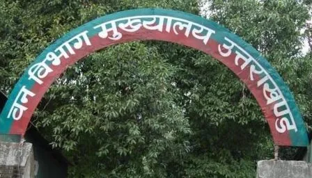 हल्द्वानी: अवैध खनन करने आये जेसीबी को वन विभाग ने किया सीज