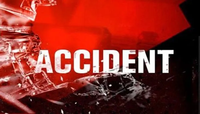 मीरजापुर: चलती ट्रैक्टर ट्राली पर बैठा युवक अचानक गिरा नीचे, ट्राली का पहिया चढ़ा, मौत