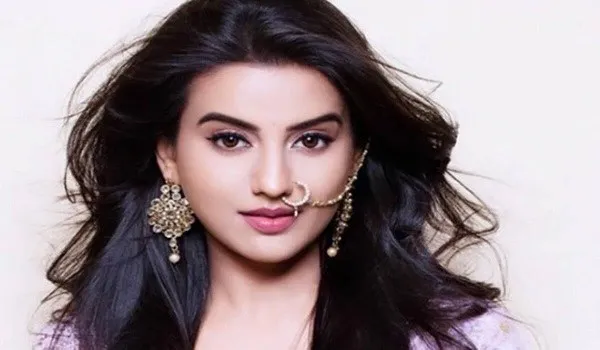 अक्षरा सिंह बोलीं, पारिवारिक मनोरंजन से भरपूर फिल्म है ‘सबका बाप अंगूठा छाप’, लोगों को बेहद पसंद आयेगी