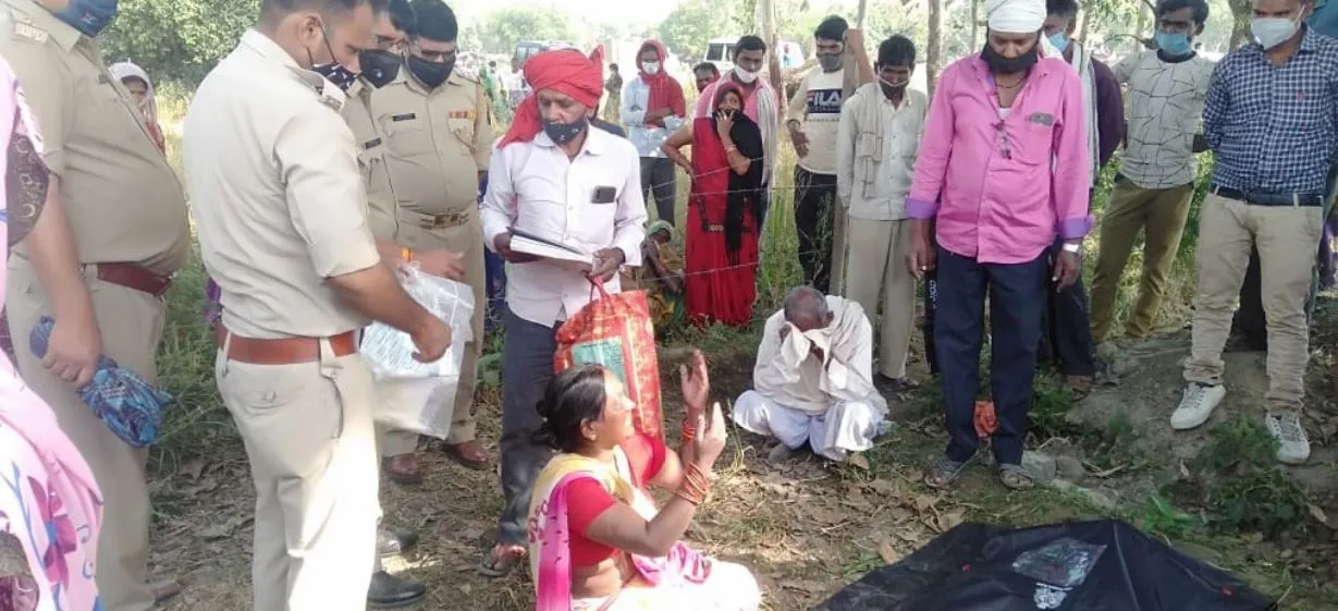अयोध्या: सारी रात घर नहीं लौटा युवक, सुबह पेड़ से लटकता मिला शव