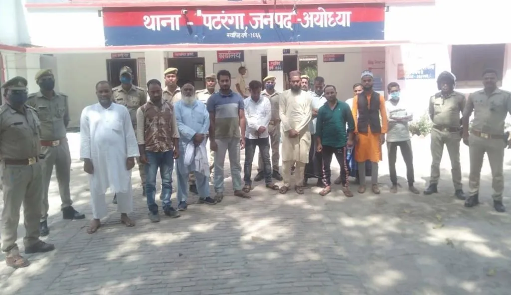अयोध्या: चुनाव चिन्ह पर कसा तंज, बढ़ा विवाद, मारपीट के बाद 11 गिरफ्तार