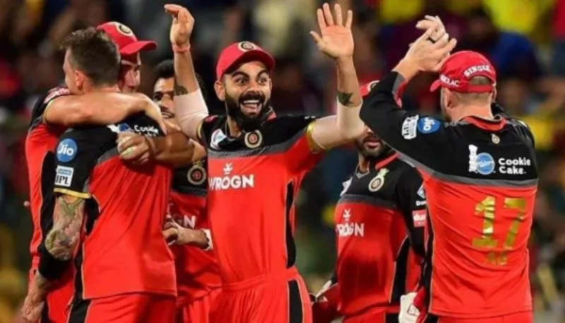 IPL 2021: गेदबाजों के शानदार प्रदर्शन से जीता बेंगलुरु, हैदराबाद के हाथों से फिसली जीत