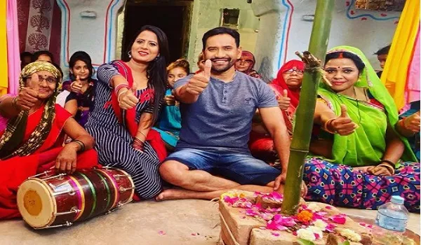 भोजपुरी स्टार निरहुआ हुए कोरोना संक्रमित, नियमों को ताक पर रखकर हो रही थी शूटिंग