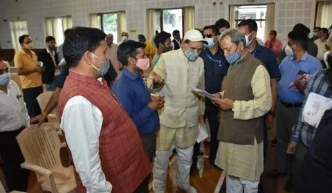 देहरादून: सीएम तीरथ रावत ने आम जनता से मुलाकात कर सुनी समस्याएं