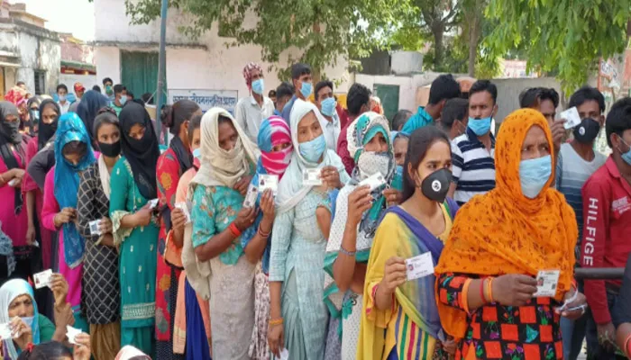 उप्र पंचायत चुनाव: चौथे और अंतिम चरण के लिए मतदान जारी