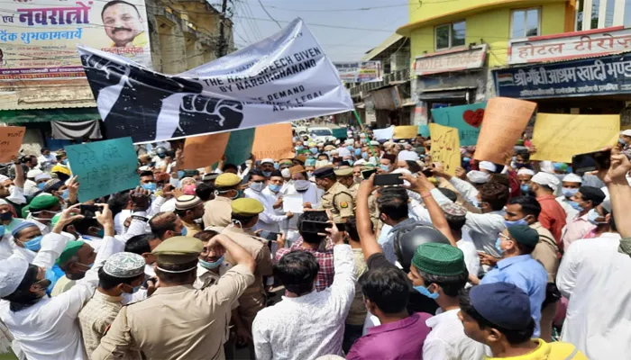 बरेली: फैज़ान-ए-नियाज़िया वेलफेयर सोसायटी ने नरसिंहानंद के खिलाफ निकाला विरोध मार्च