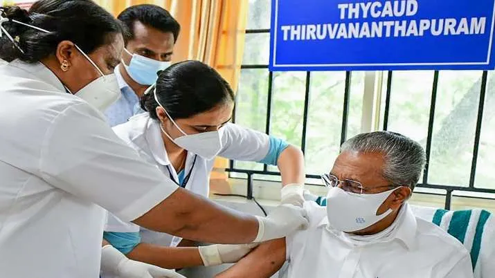 केरल के मुख्यमंत्री कोरोना संक्रमित, पिछले महीने लगवाई थी वैक्सीन
