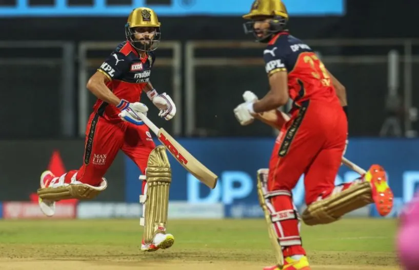 IPL 2021: पडिकल और कोहली की आंधी में उड़ी राजस्थान, मिली 10 विकेट से करारी हार