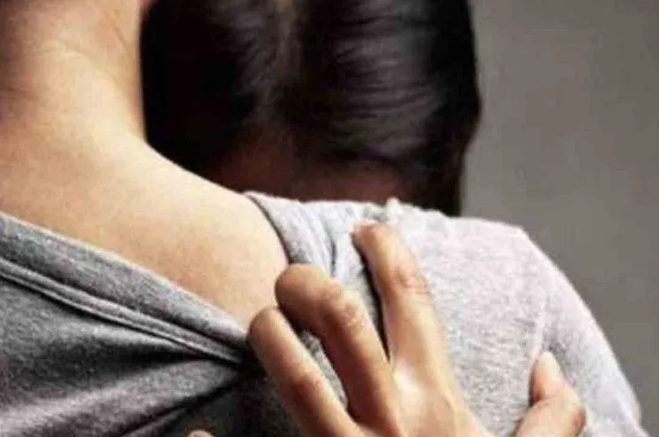 बरेली: आपत्तिजनक हालत में पकड़े गए प्रेमी युगल, वीडियो वायरल