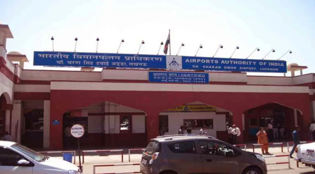कोविड-19 का कहर: लखनऊ एयरपोर्ट पर यात्रियों की संख्या हुई कम