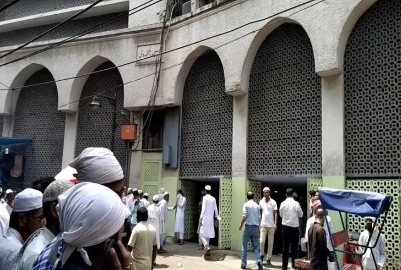 दिल्ली हाईकोर्ट ने निजामुद्दीन मरकज में 50 लोगों को 5 वक्त की नमाज पढ़ने की दी अनुमति