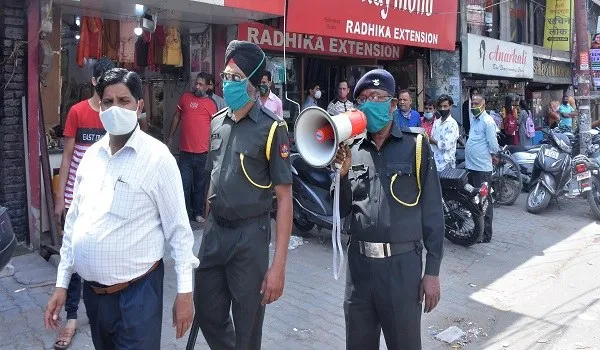 मुरादाबाद : गुरहट्टी चौराहे से अमरोहा गेट तक चला अतिक्रमण हटाओ अभियान, दुकानदारों से हुई नोकझोंक