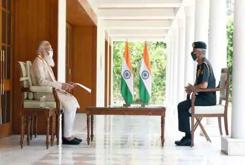 प्रधानमंत्री मोदी ने कोरोना संकट पर की सेना की तैयारियों की समीक्षा