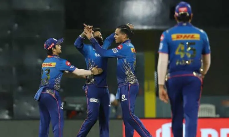 IPL 2021: हैदराबाद की लगातार तीसरी हार, मुंबई ने 13 रन से हासिल की जीत
